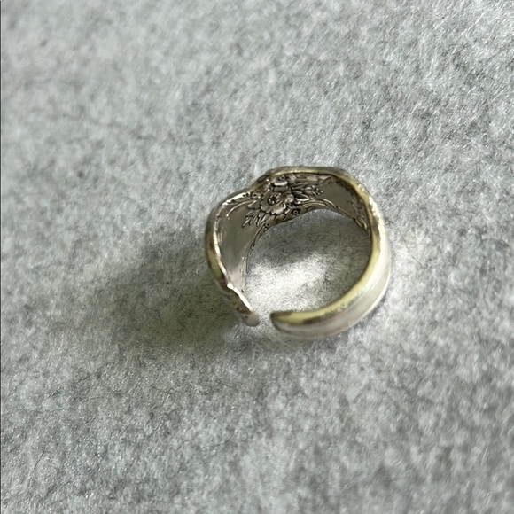 Oneida Stainless Steel Vintage-Inspired Thumb Ring - Picture 15 of 16